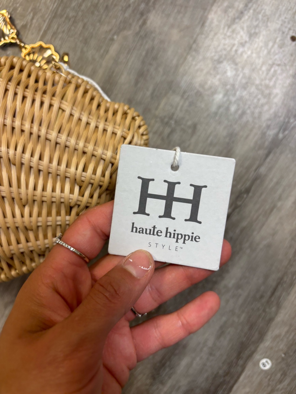 Haute Hippie | Woven SeaShell-Shaped Shoulder Bag in Natural NEW - Picture 5 of 7